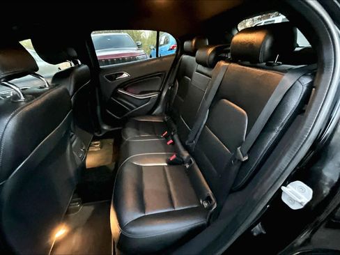 Used 2018 Mercedes-Benz GLA 250 image 18