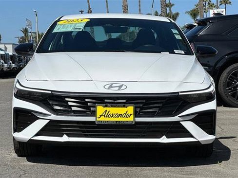 Certified 2025 Hyundai Elantra Sport image 9
