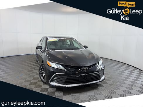 Used 2024 Toyota Camry XLE image 1