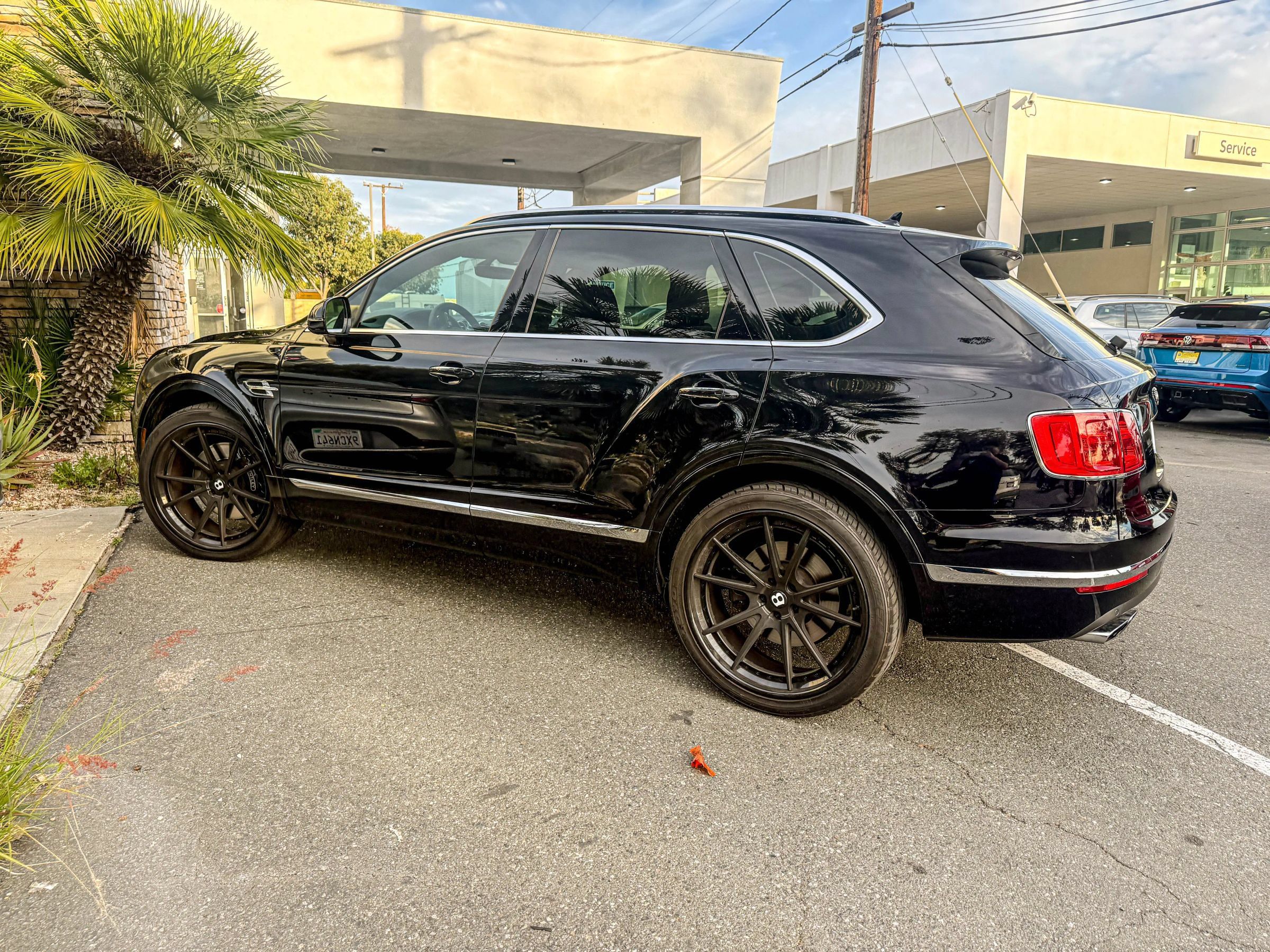 Used 2020 Bentley Bentayga AWD/4WD image 3