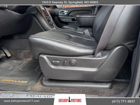 Used 2012 Cadillac Escalade Platinum image 24