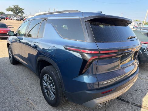 Used 2026 Chevrolet Traverse LT AWD/4WD image 5