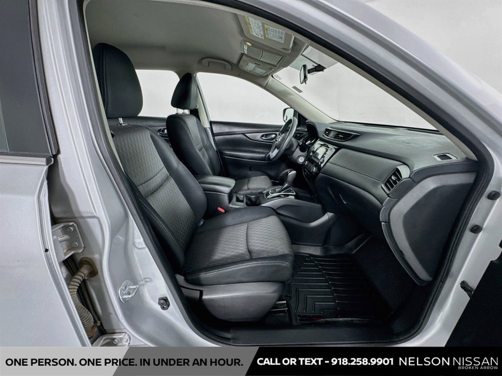 Used 2017 Nissan Rogue S FWD image 25
