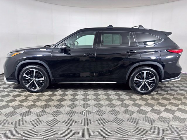 Used 2021 Toyota Highlander XSE AWD/4WD image 7