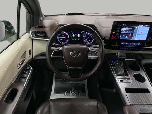Used 2022 Toyota Sienna Platinum AWD/4WD image 15