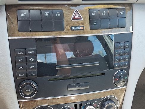 Used 2007 Mercedes-Benz C 230 Sedan image 17