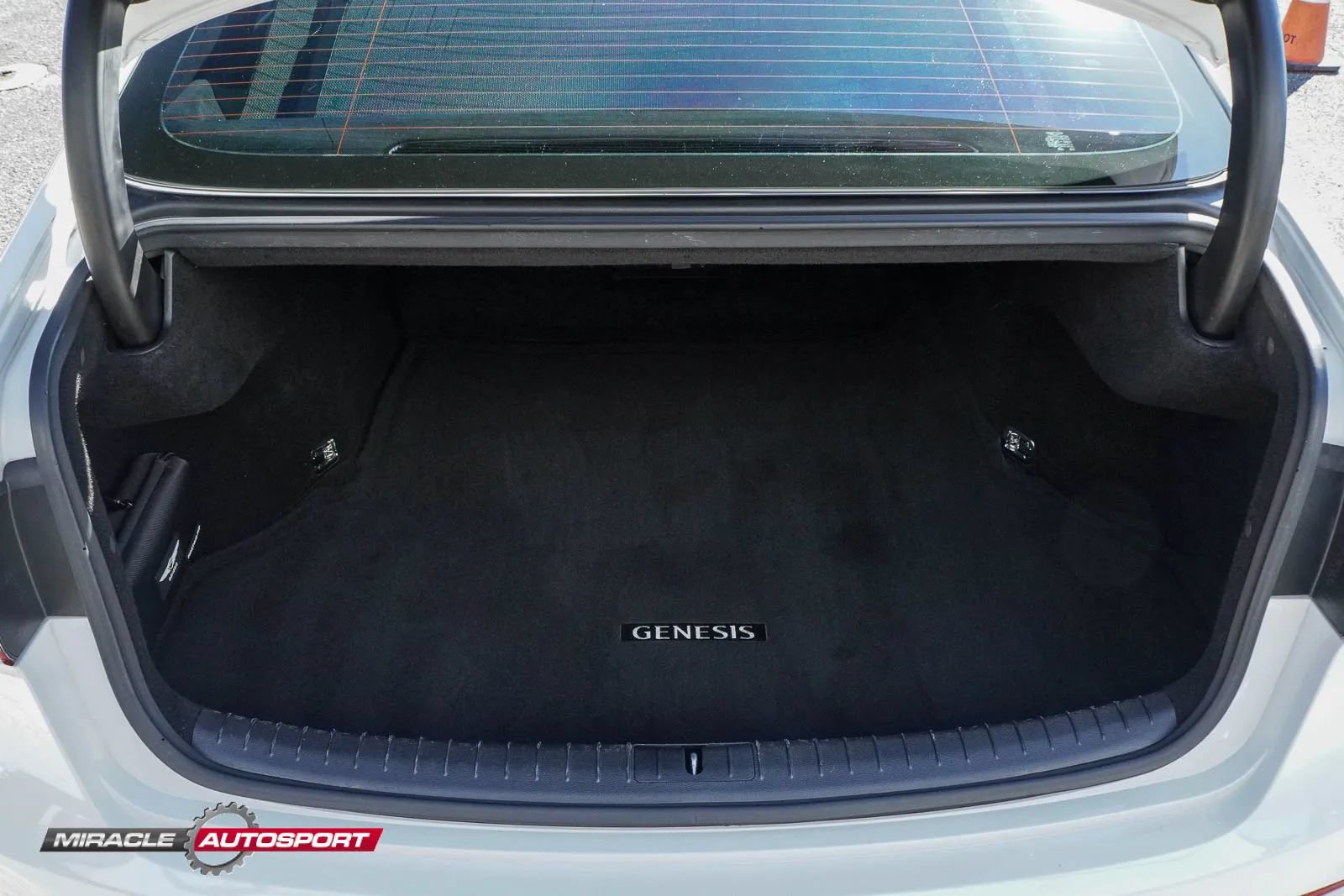 Used 2018 Genesis G80 3.3T Sport RWD image 28