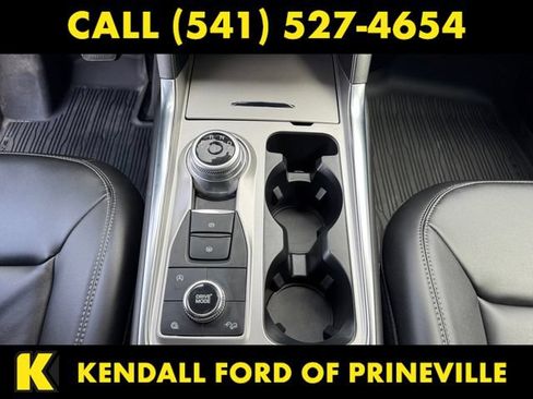 Used 2023 Ford Explorer XLT AWD/4WD image 12