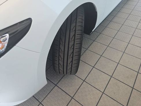 Used 2023 MAZDA MAZDA3 s FWD image 23