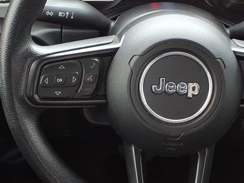 Used 2024 Jeep Gladiator Sport AWD/4WD image 10