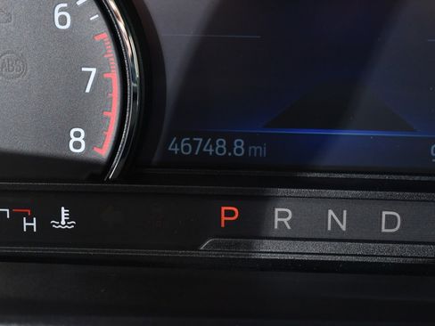 Used 2022 Ford Explorer XLT w/ Equipment Group 202A image 28