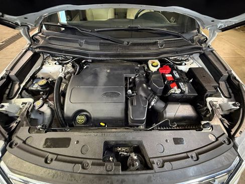 Used 2017 Ford Explorer XLT image 34