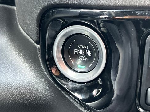 Used 2025 Chevrolet Silverado 1500 LT image 22