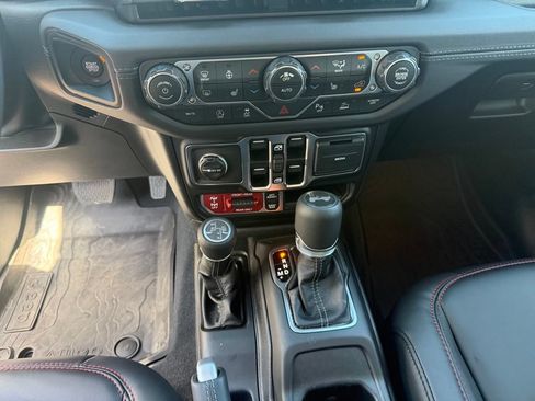 Used 2026 Jeep Wrangler Unlimited Rubicon AWD/4WD image 26