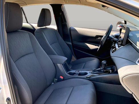 Used 2025 Toyota Corolla LE w/ LE Premium Package FWD image 8
