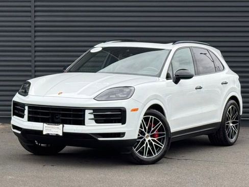 Certified 2024 Porsche Cayenne S AWD/4WD image 1