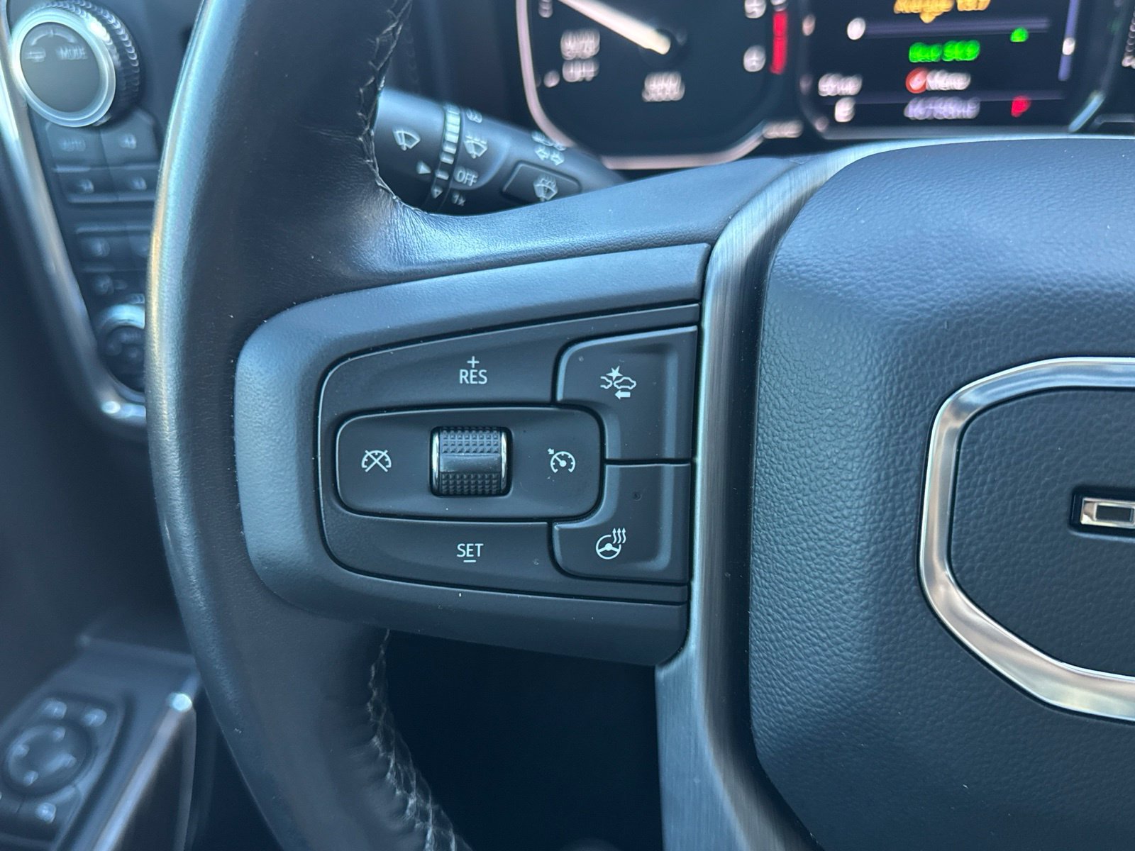 Used 2022 GMC Sierra 1500 Denali w/ Driver Alert Package II AWD/4WD image 19