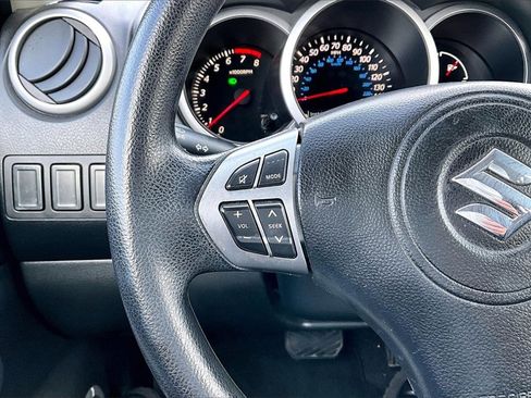 Used 2012 Suzuki Grand Vitara Premium image 10