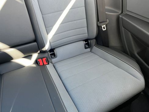 Used 2025 Volkswagen Jetta SE image 37