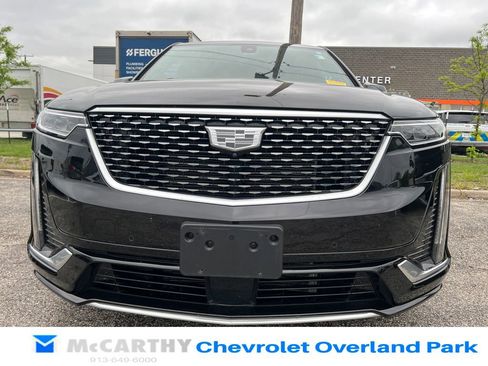 Used 2024 Cadillac XT6 Premium Luxury w/ Technology Package FWD image 8