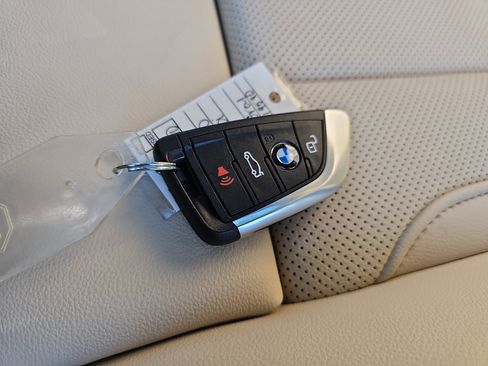 New 2026 BMW 330i Sedan w/ Premium Package image 37