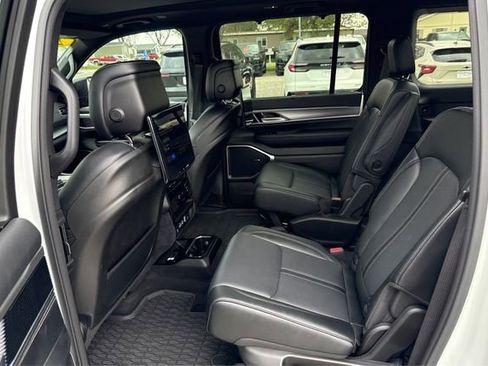 Used 2024 Jeep Wagoneer Series II w/ Convenience Group I AWD/4WD image 10