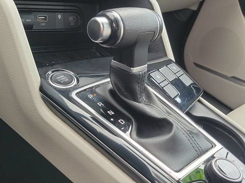 Certified 2024 Kia Sportage EX FWD image 28