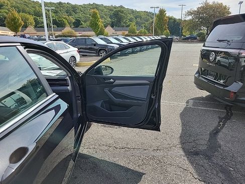 New 2026 Volkswagen Jetta SE image 39