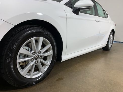 Used 2025 Toyota Camry LE image 35