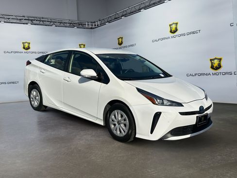 Used 2020 Toyota Prius LE image 7