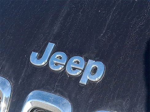 Used 2015 Jeep Cherokee Latitude w/ Cold Weather Group image 30