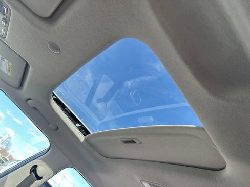 Used 2024 Hyundai Venue SEL image 22