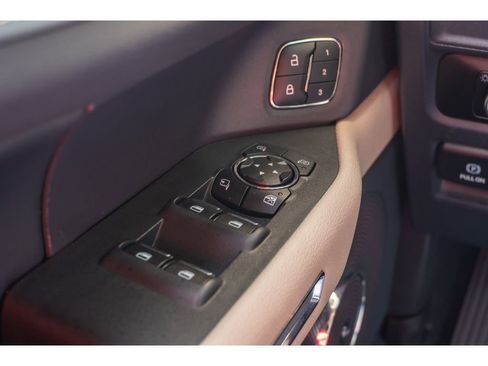 Used 2024 Ford Expedition Limited AWD/4WD image 29