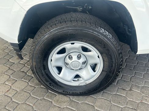 Used 2023 Toyota Tacoma SR image 16