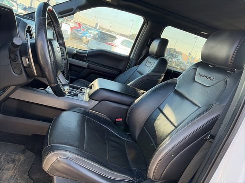 Used 2018 Ford F150 Raptor w/ Equipment Group 802A Luxury image 9