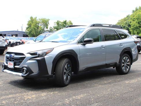 Certified 2025 Subaru Outback Limited image 5