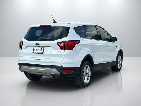 Used 2019 Ford Escape SE image 5
