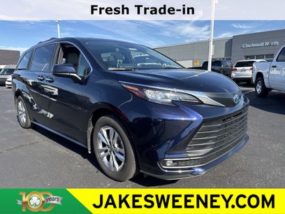 Used 2025 Toyota Sienna XLE