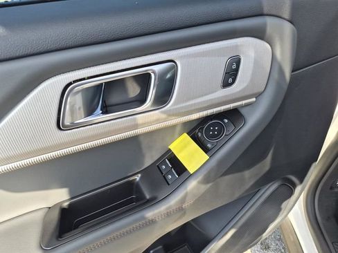 New 2026 Ford Explorer Active w/ Active Comfort Package image 14