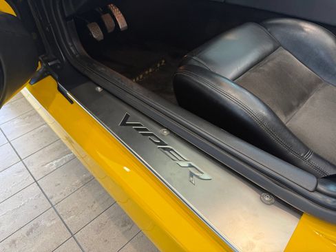 Used 2005 Dodge Viper SRT-10 RWD image 27