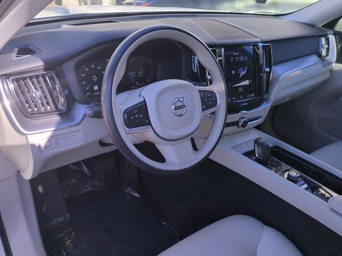 Used 2020 Volvo XC60 T8 Momentum image 13