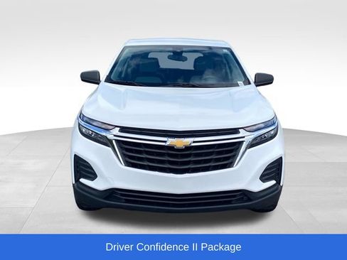 Used 2022 Chevrolet Equinox LS w/ Driver Confidence II Package AWD/4WD image 2