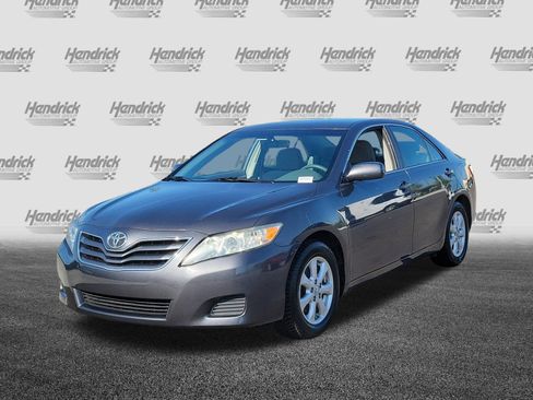 Used 2011 Toyota Camry LE w/ LE Extra-Value Pkg FWD image 3