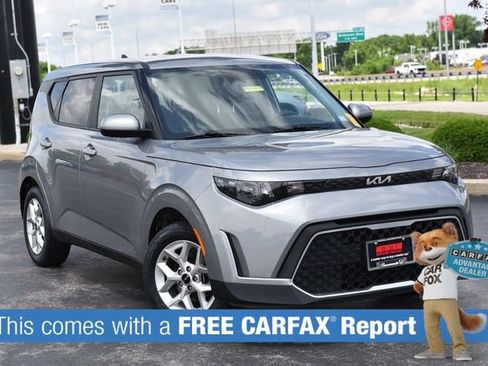 Used 2024 Kia Soul LX w/ Option Group 015 FWD image 2