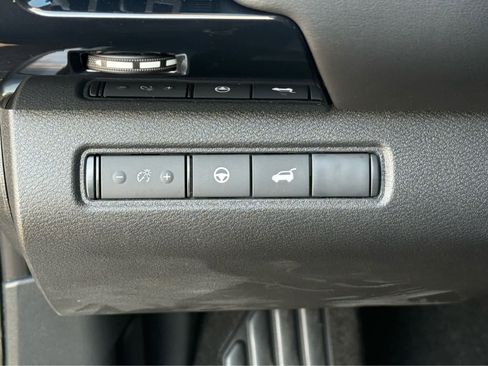 New 2026 Nissan Pathfinder SV image 23