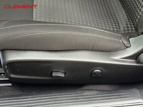 Used 2023 Dodge Challenger SXT image 17