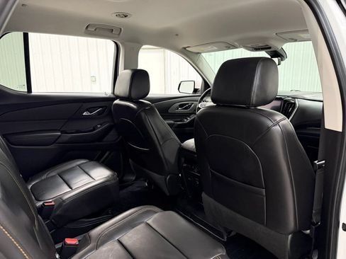 Used 2020 Chevrolet Traverse RS AWD/4WD image 19