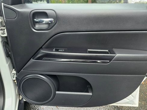 Used 2014 Jeep Patriot Limited w/ Sun/Sound Group image 21