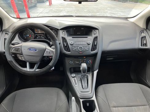 Used 2017 Ford Focus SE FWD image 7