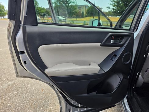 Used 2015 Subaru Forester 2.5i Limited AWD/4WD image 27